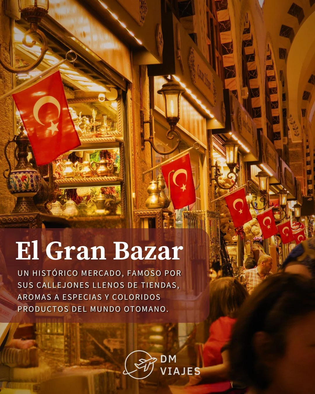 Tarjeta del Gran Bazar de Estambul con faroles y banderas turcas
